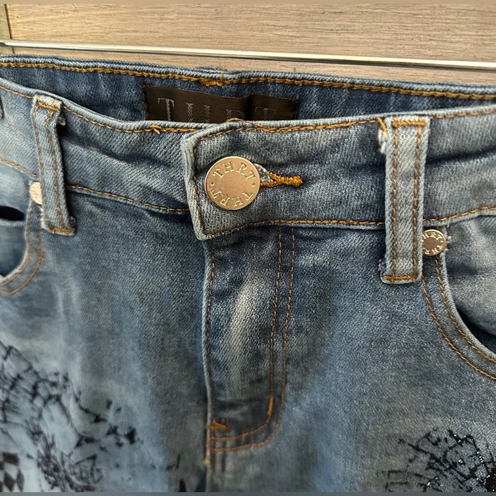 THRT‎ Jeans Graphic Design Ripped Knee Good Condition - Picture 7 of 12